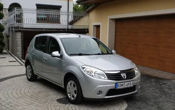 dobrodzień Dacia Sandero cena 15900 przebieg: 111000, rok produkcji 2011 z Dobrodzień